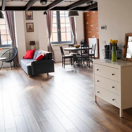 Redcity Loft Zyrardow Luaran gambar